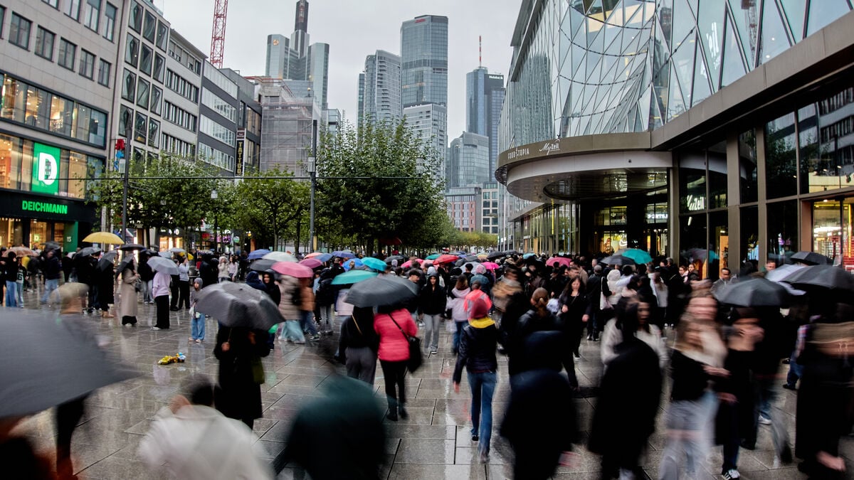 Eurozone inflation nears target