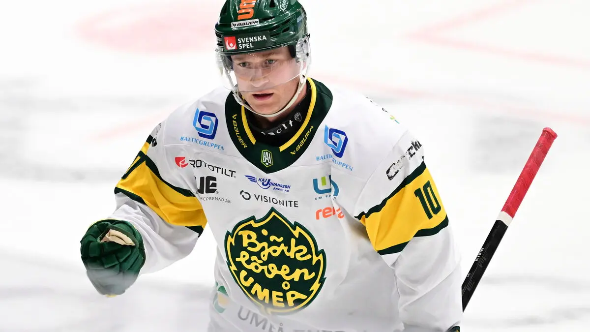 Goal celebration for the league leader – won 7–0