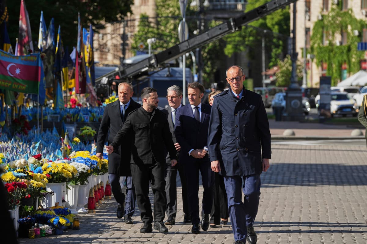 Kremlin to Review Ceasefire Proposal Amid Ukraine's 30-Day Demand