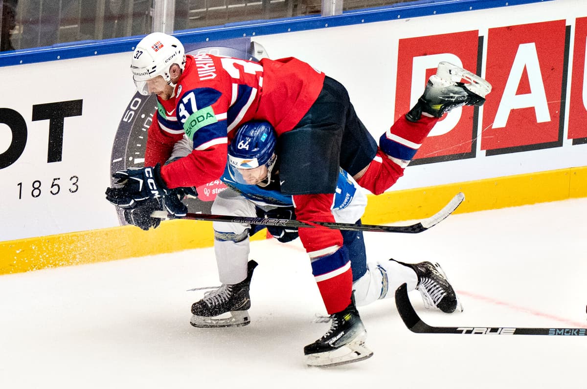 Ice Hockey World Championship Game Halted by Ice Hole in Denmark