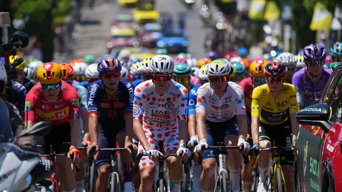 Forest fire threatens third stage of the Tour de France