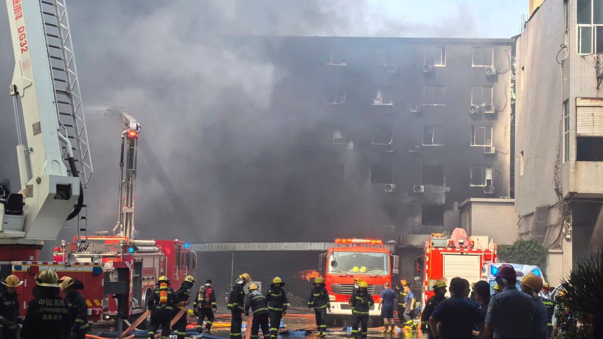At least 28 dead in fire at shoe factory in China