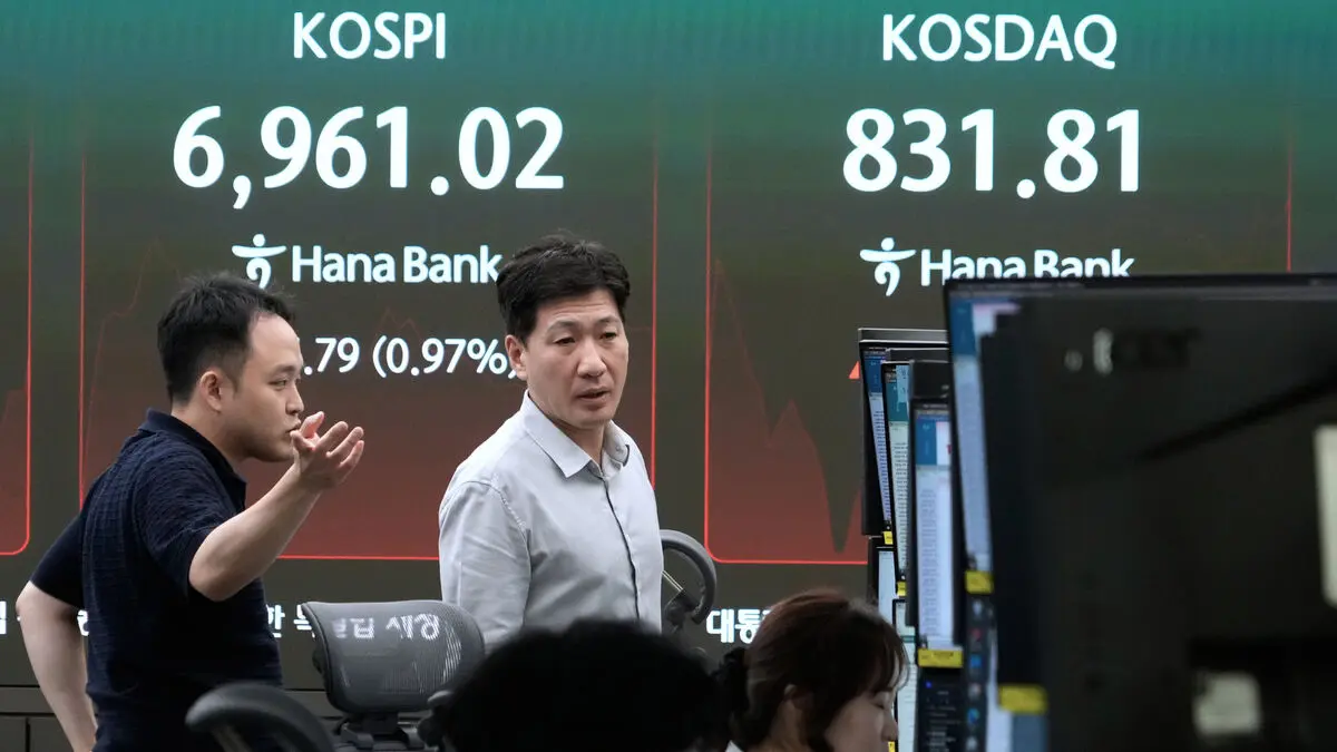 Asian stock markets start the week higher, led by South Korea’s Kospi