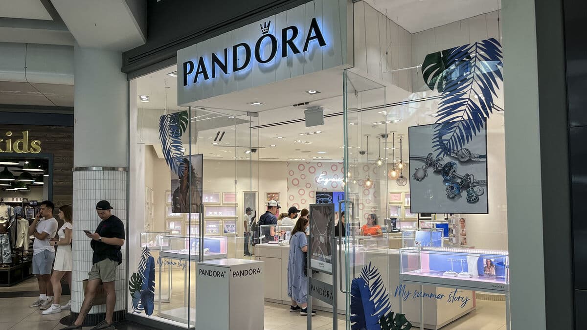 Jewelry giant Pandora falls heavily on the stock market