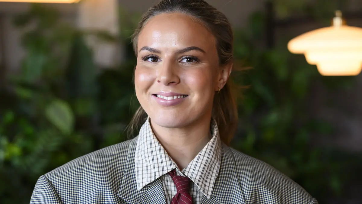 Perla Malmberg in new SVT documentary How to Survive a Broken Heart