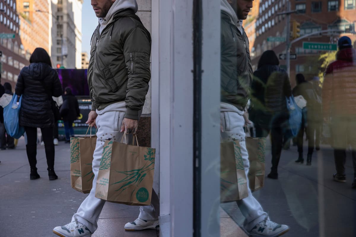 Americans' confidence in the economy drops