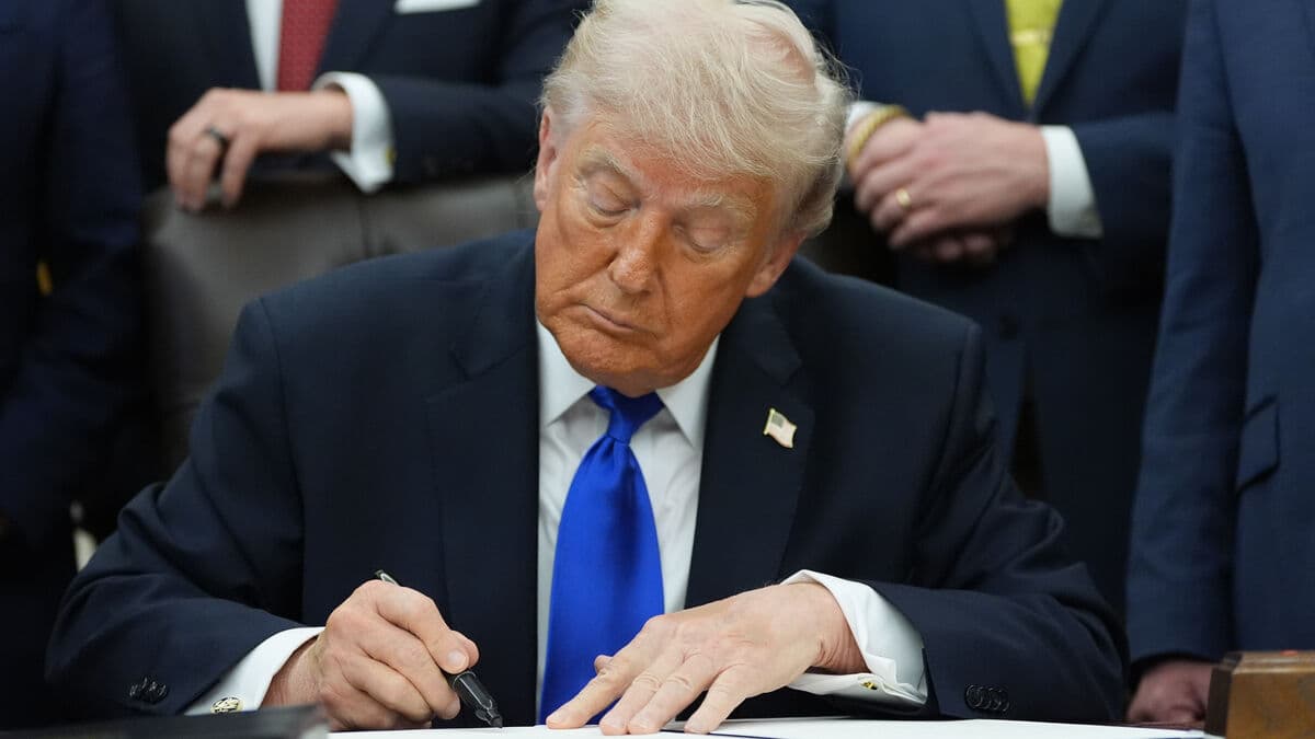 Trump raises tariffs on cars and trucks from the EU