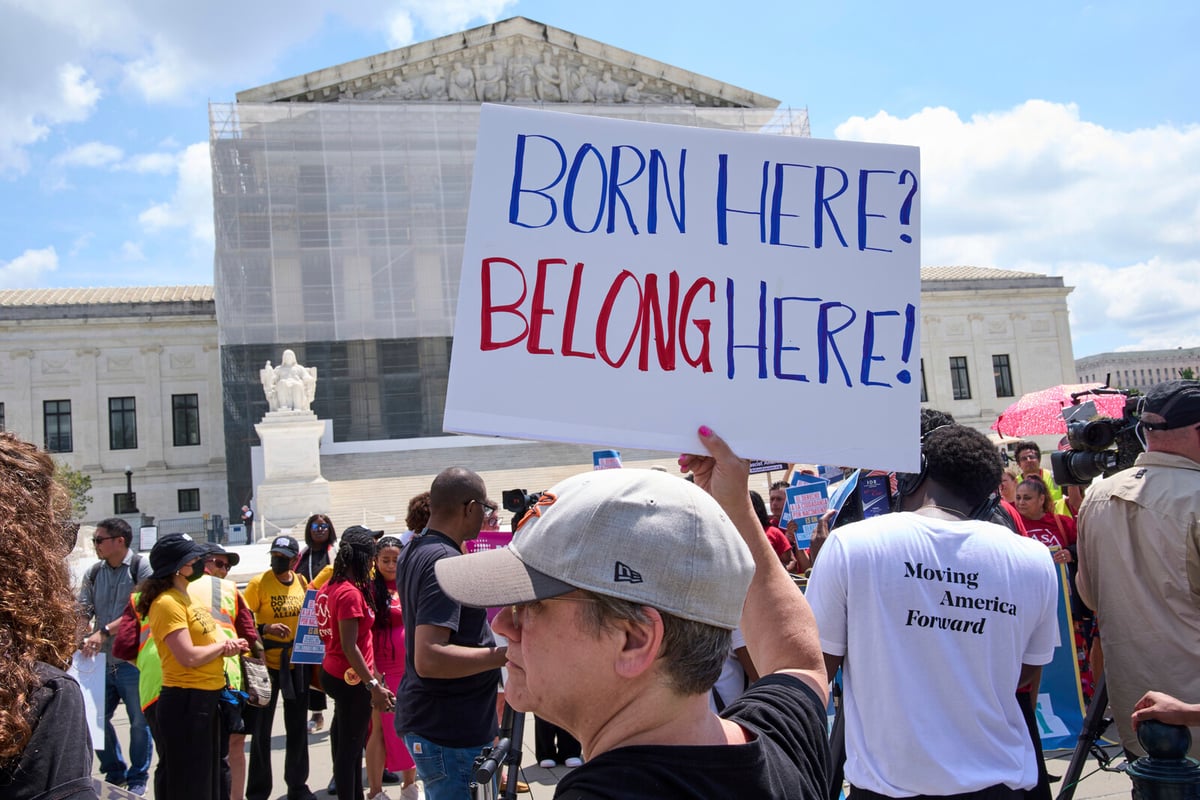 Supreme Court Limits Federal Courts Blocking Trump's Citizenship Decree