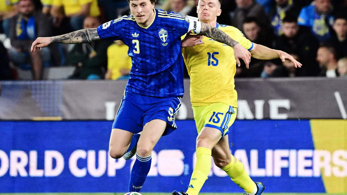 Lindelöf threw away the mask and risked his nose