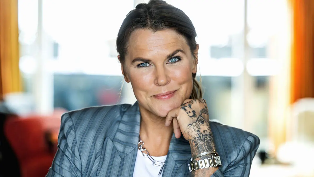 After the successes Mia Skäringer is back with a new solo show