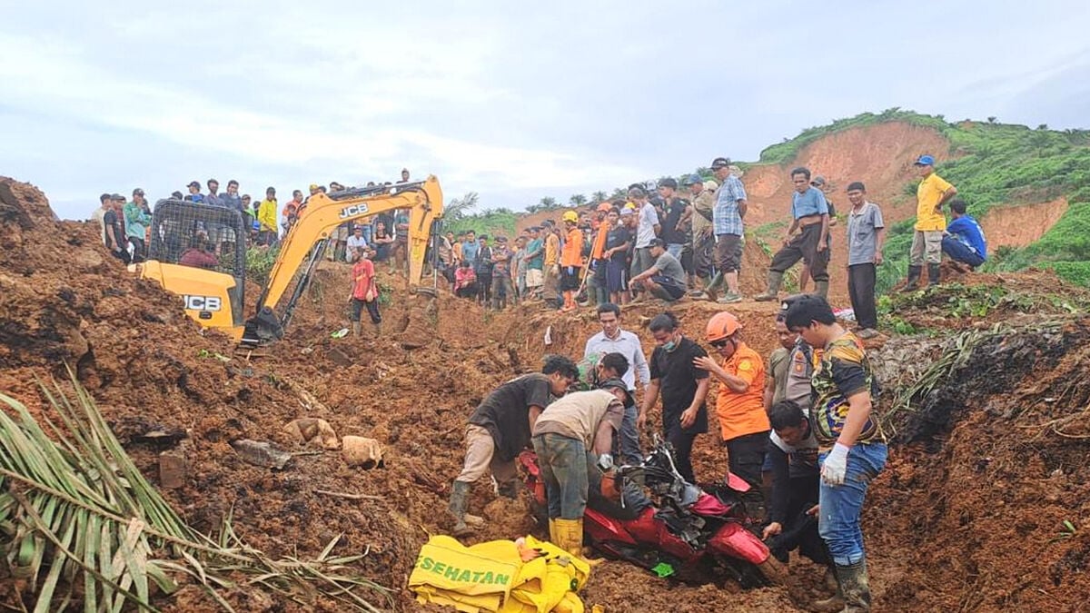 Death toll rises after torrential rains in Southeast Asia
