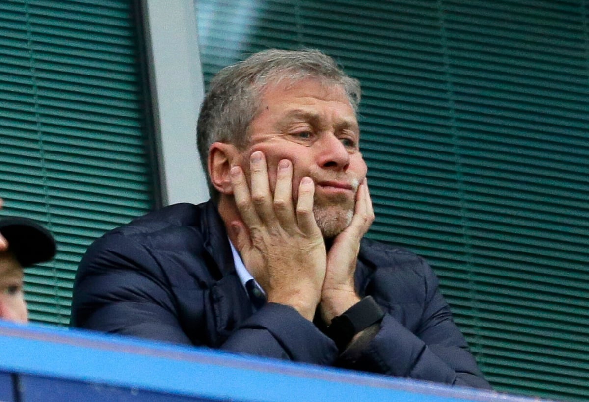 UK Government Threatens Roman Abramovich with Lawsuit Over Chelsea Sale
