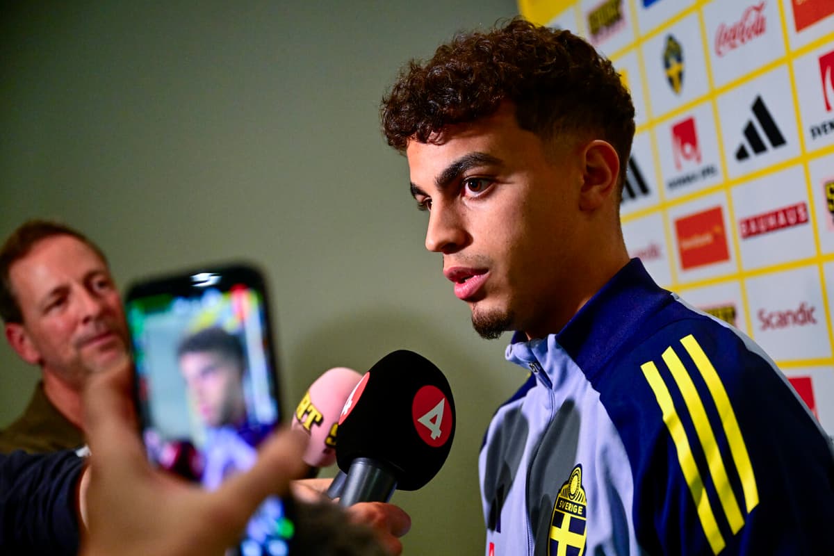 World Championship Dream Drives Footballers Elanga and Ayari