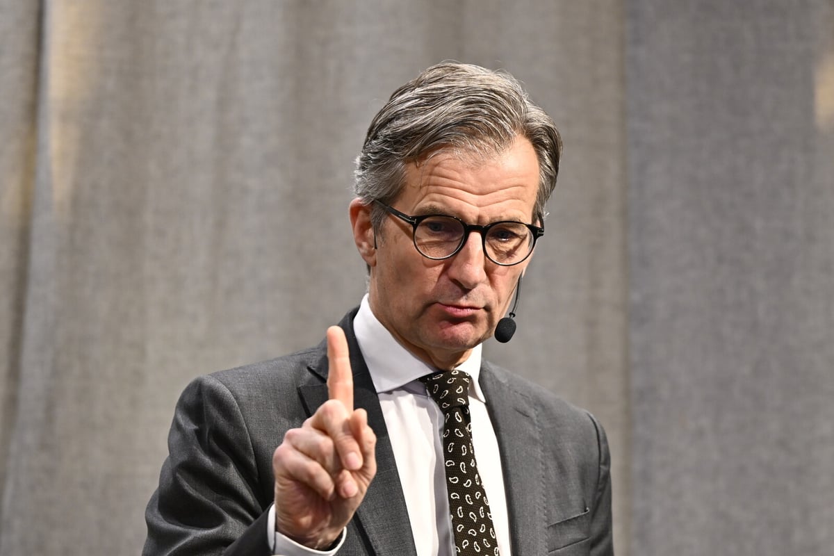Swedish Central Bank Holds Rates Steady, Ready to Act on Inflation