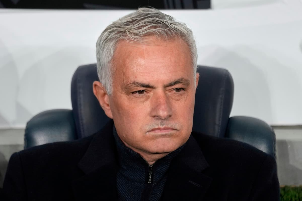 Mourinho's Nose Pinch Sparks Chaos in Istanbul Derby