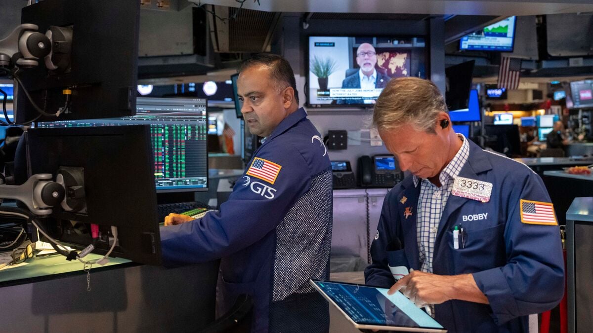 Rising Oil Prices and Interest Rates Weigh on Wall Street as Inflation Concerns Persist