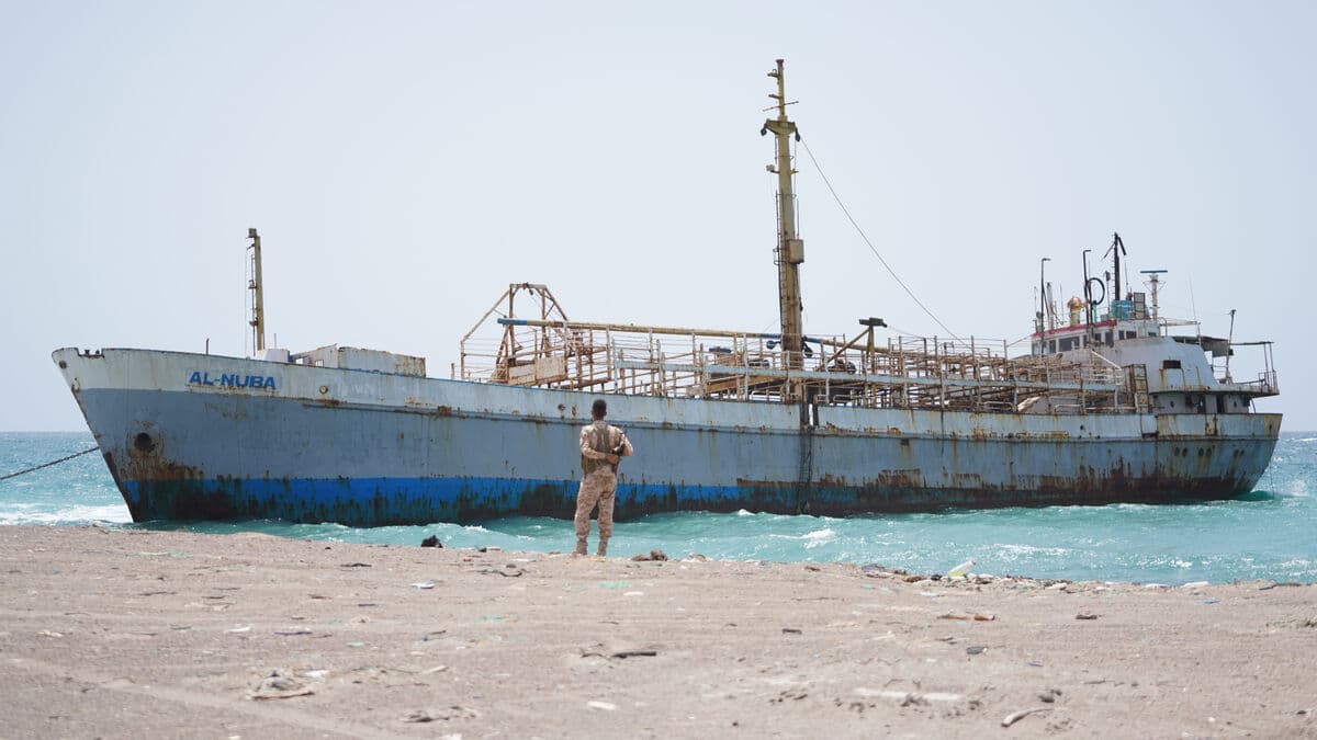 Houthis plan fees for ships passing through key Bab el-Mandeb Strait