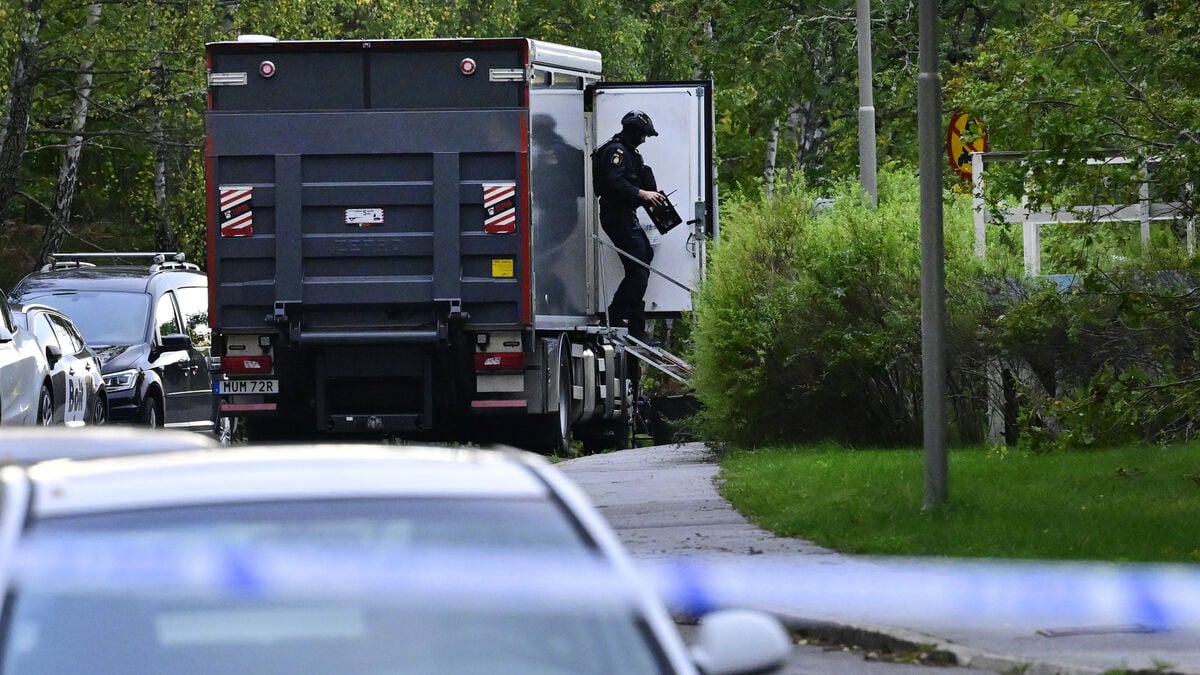 Suspected Hazardous Objects Found in Stockholm Residential Area