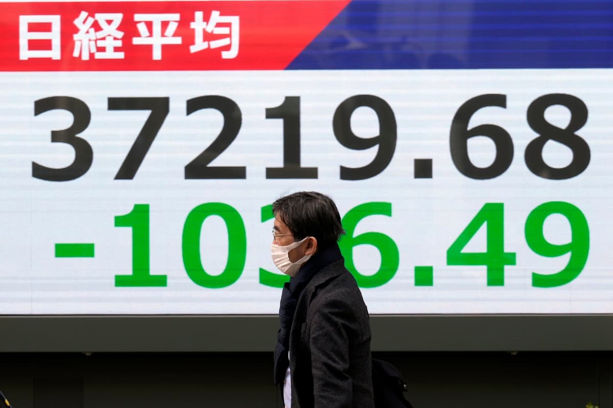 Tokyo Stocks Dip as US Tariff Threats Shake Asian Markets