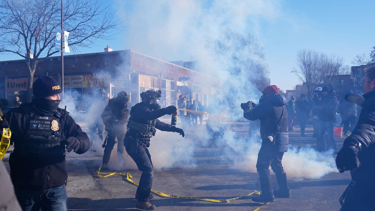 Minneapolis residents buy gas masks, call it an invasion