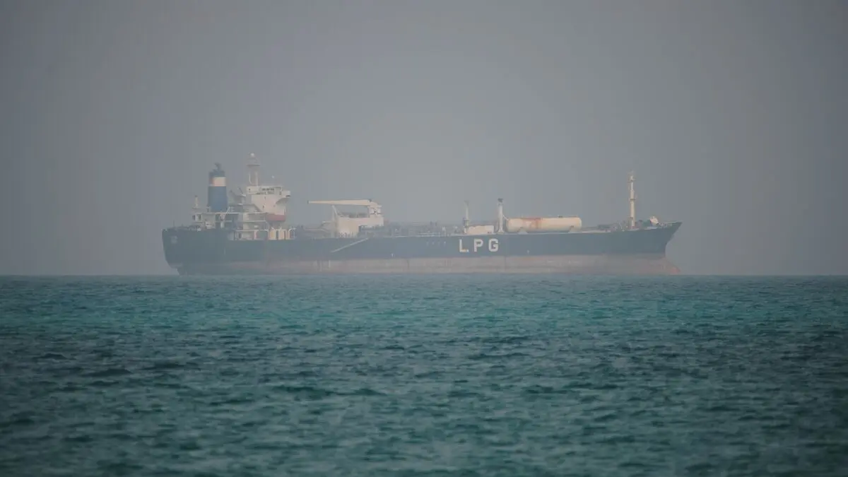 Fierce fighting in Yemen kills more than 140 as Houthis push toward key strait