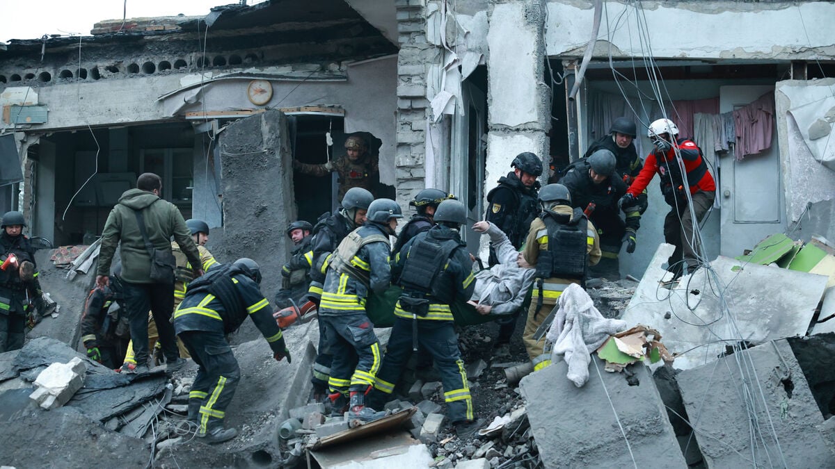 Eight Killed in Russian Attack on Ukraine’s Zaporizhia, Including Three Children