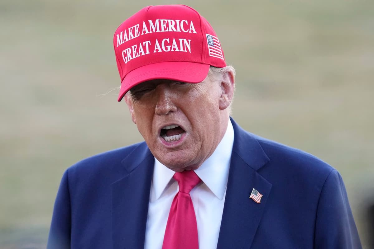 Trump Criticizes Zelenskyj, Urges U.S. to Focus Less on Putin