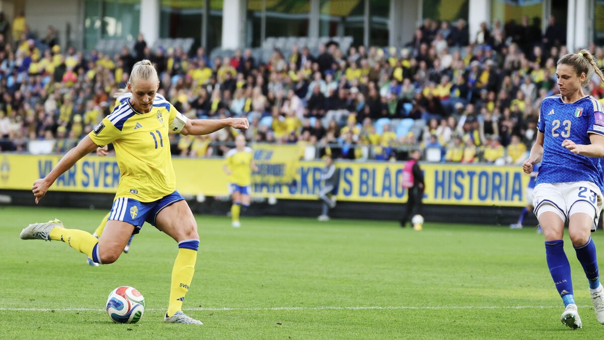 Stina Blackstenius on the bench as Smilla Holmberg starts for Sweden against Lithuania