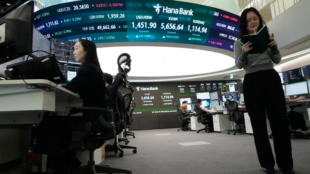 Kospi sets record, rises 2.7 percent