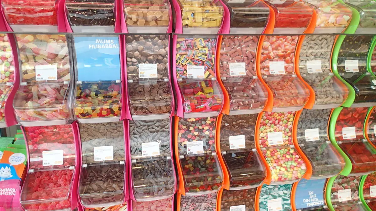 Sweet-toothed Americans to be tempted with loose candy