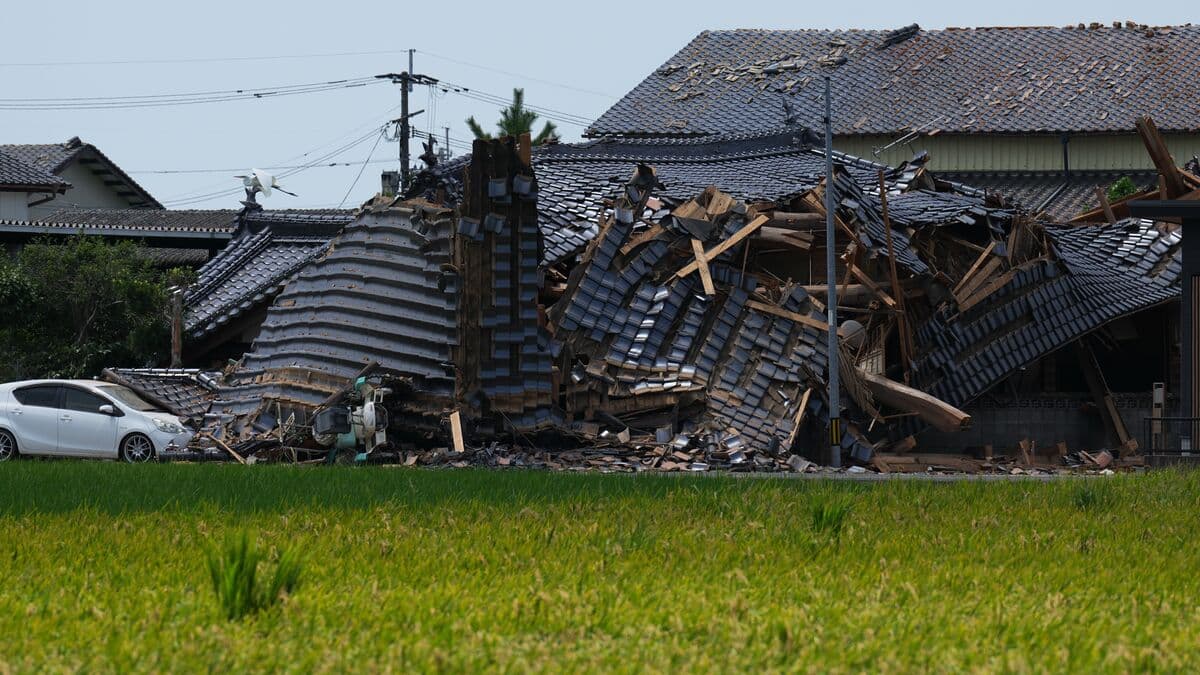 Japan earthquake death toll rises to 34 as rescue efforts continue