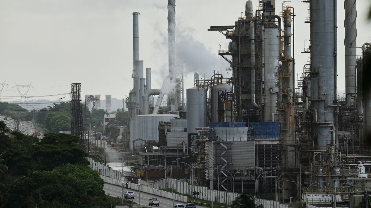 Trump says US companies can rebuild Venezuela's oil industry in 18 months