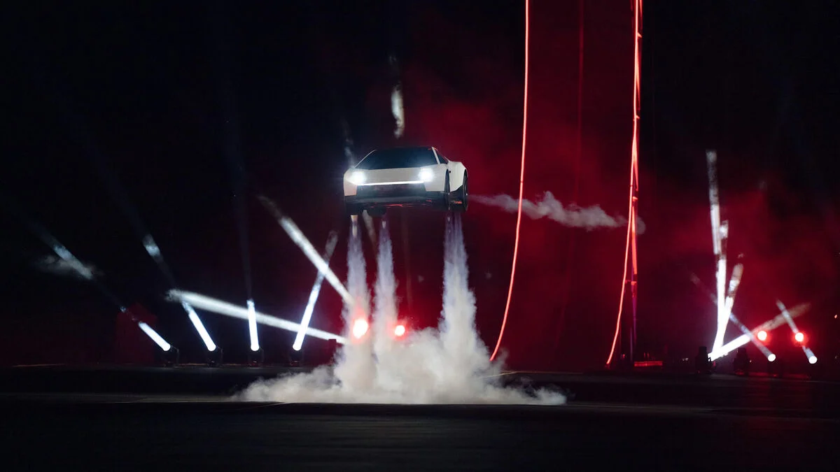 Tesla Unveils New Roadster With a Flying Variant and 0-100 km/h Acceleration in Under a Second