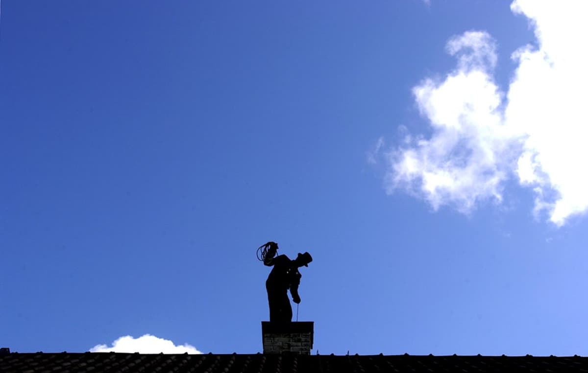 Scammers Impersonate Chimney Sweeps in Sörmland Fraud Attempts