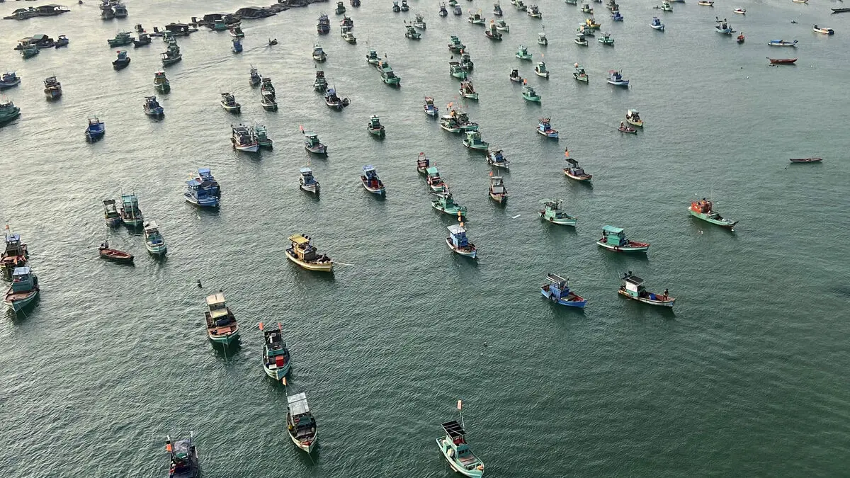 Vietnam boat capsizes off Phu Quoc, killing at least 15 tourists