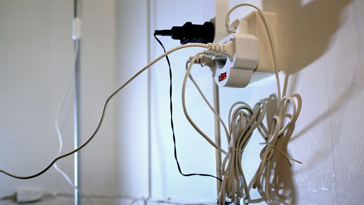 Producer prices fell 1.7 percent in February, Statistics Sweden reports