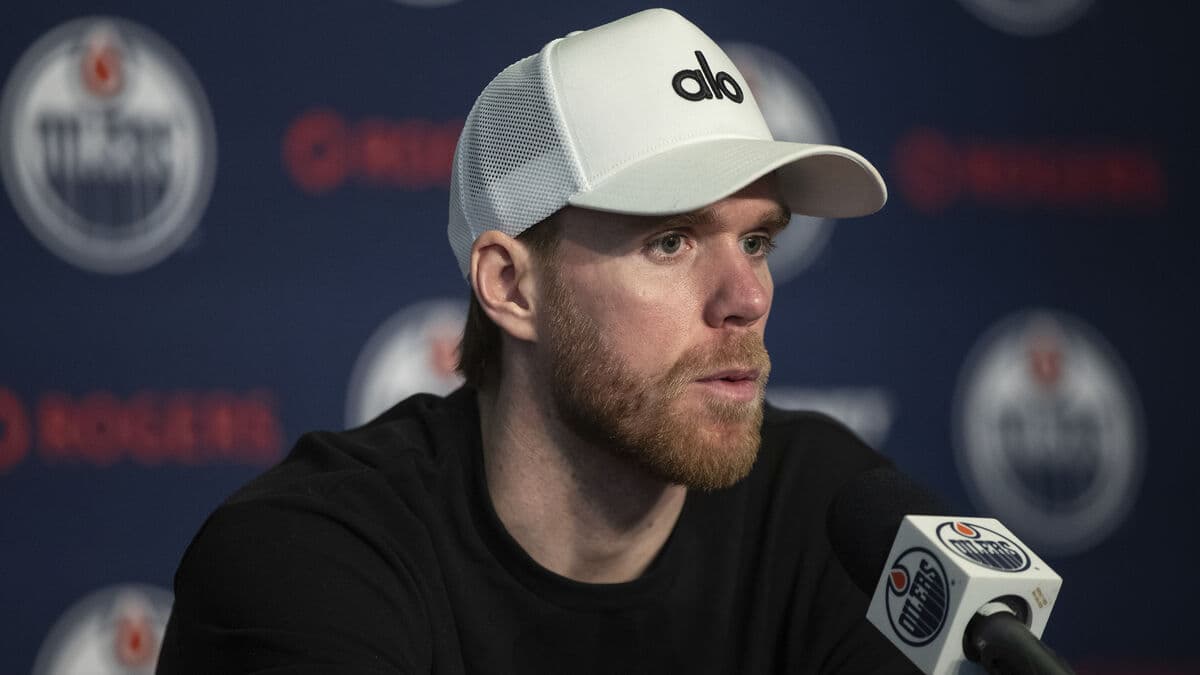 Connor McDavid Extends Contract with Edmonton Oilers