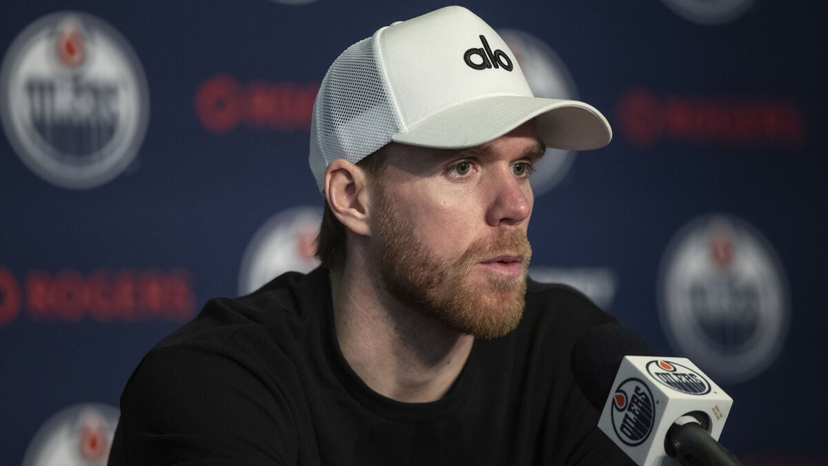 Connor McDavid Extends Contract with Edmonton Oilers