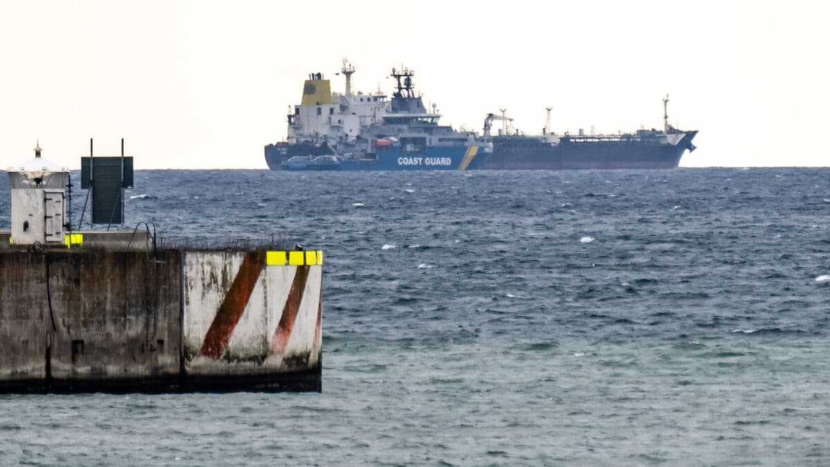Detained tanker Flora 1 now suspected of being unseaworthy