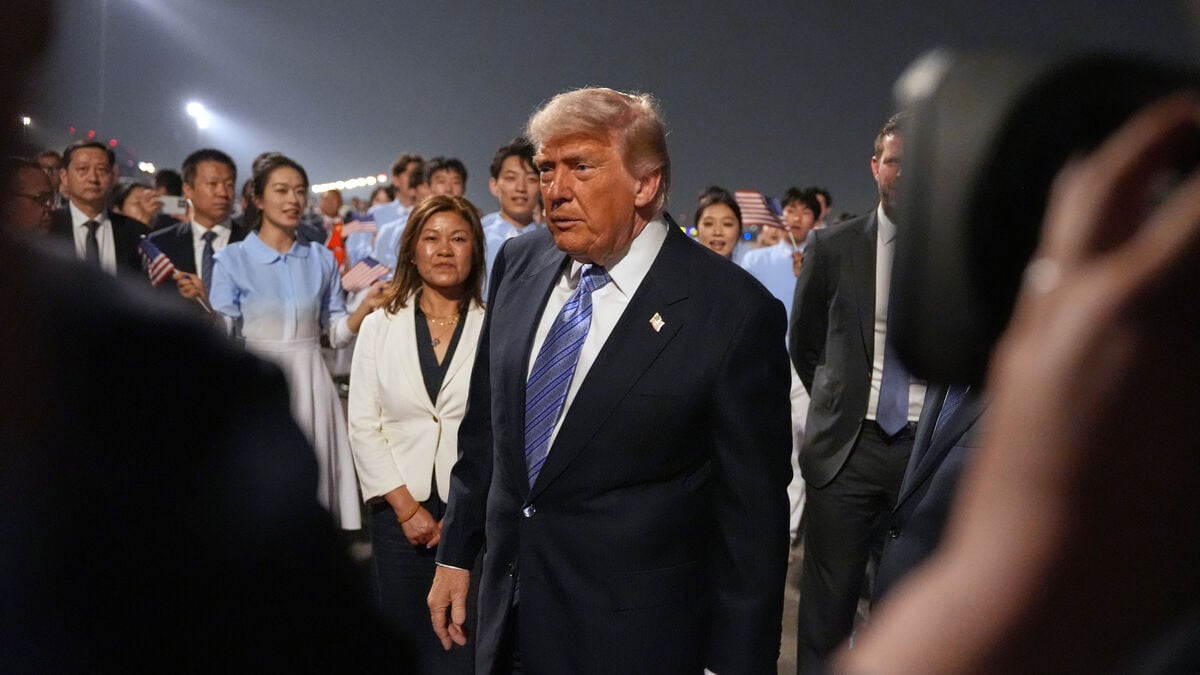 Trump arrives in Beijing ahead of summit with Xi Jinping