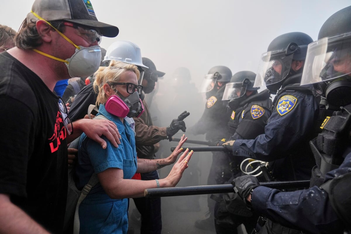 Background to Los Angeles Chaos Amid ICE Protests and National Guard Response