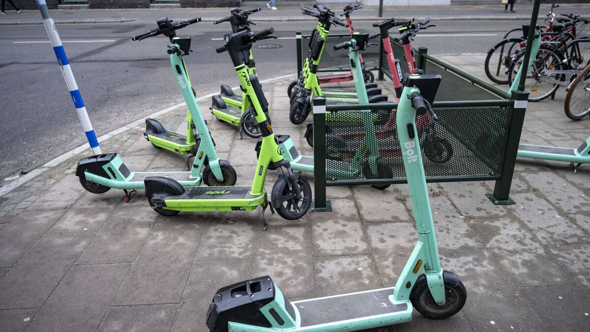At Least 34 Adults Charged for Letting Children Ride Illegal Electric Scooters in Sweden