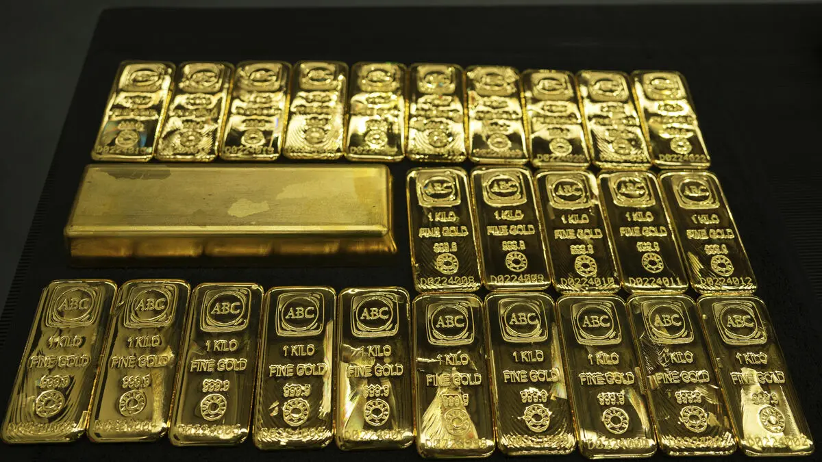 This year's gold price rise erased after strong US jobs data
