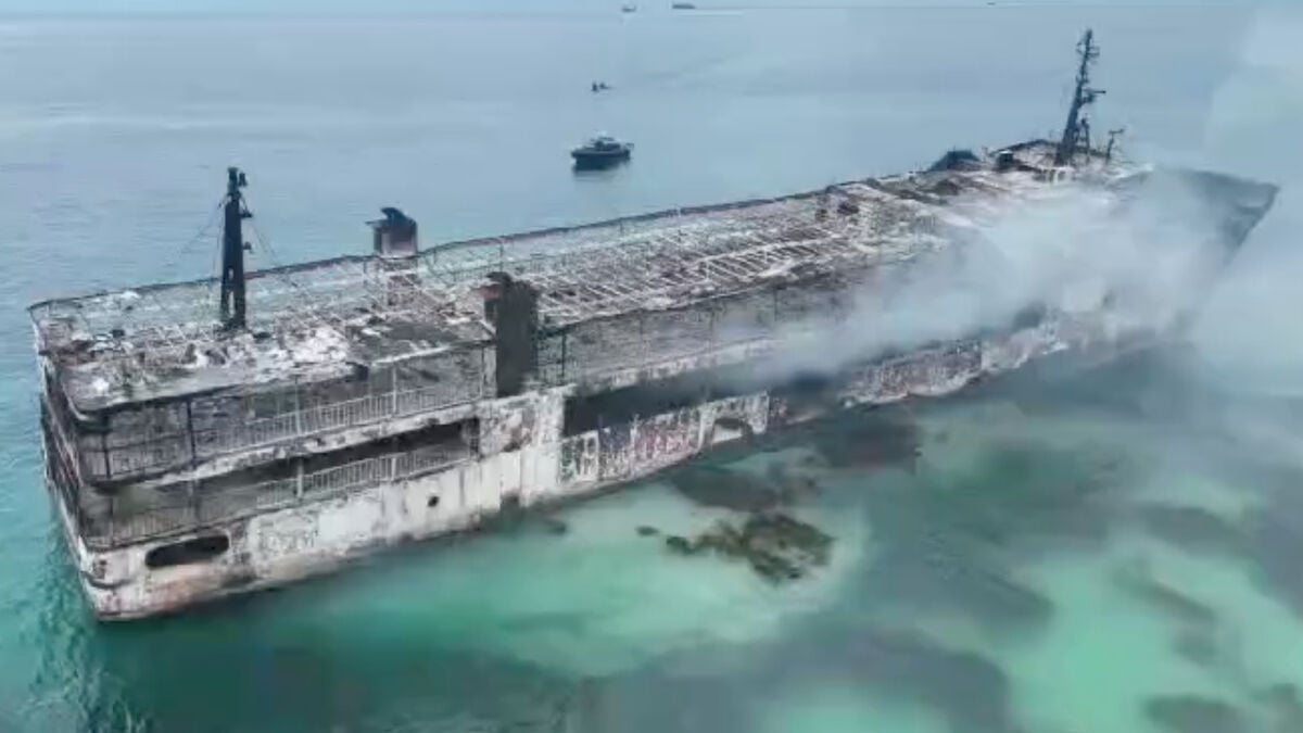 Philippines ferry fire kills five, 86 still missing