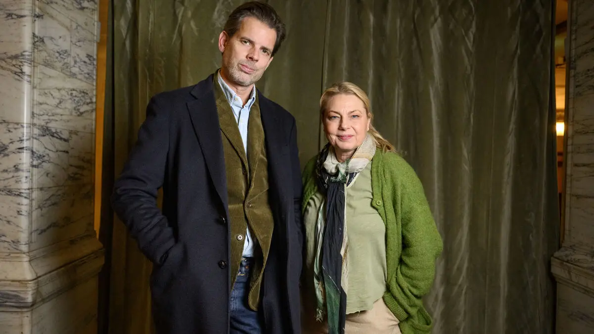 Alex Schulman on the role of mother: I'm afraid of her