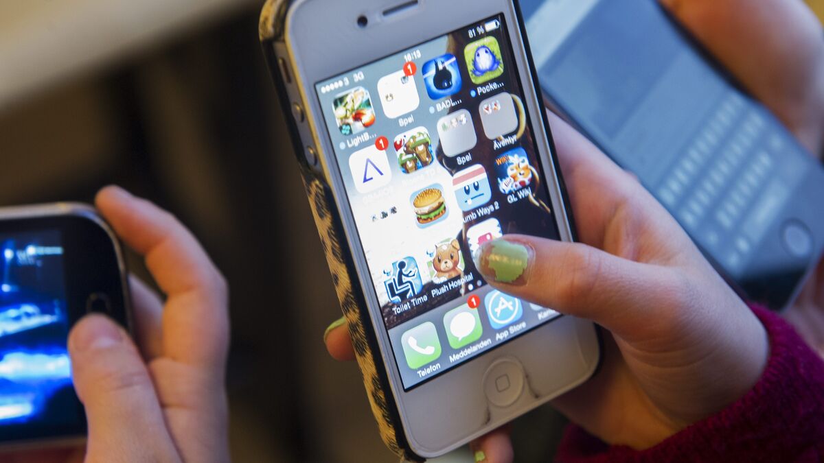 Sardinian Restaurants Ask Families to Put Away Phones at the Dinner Table
