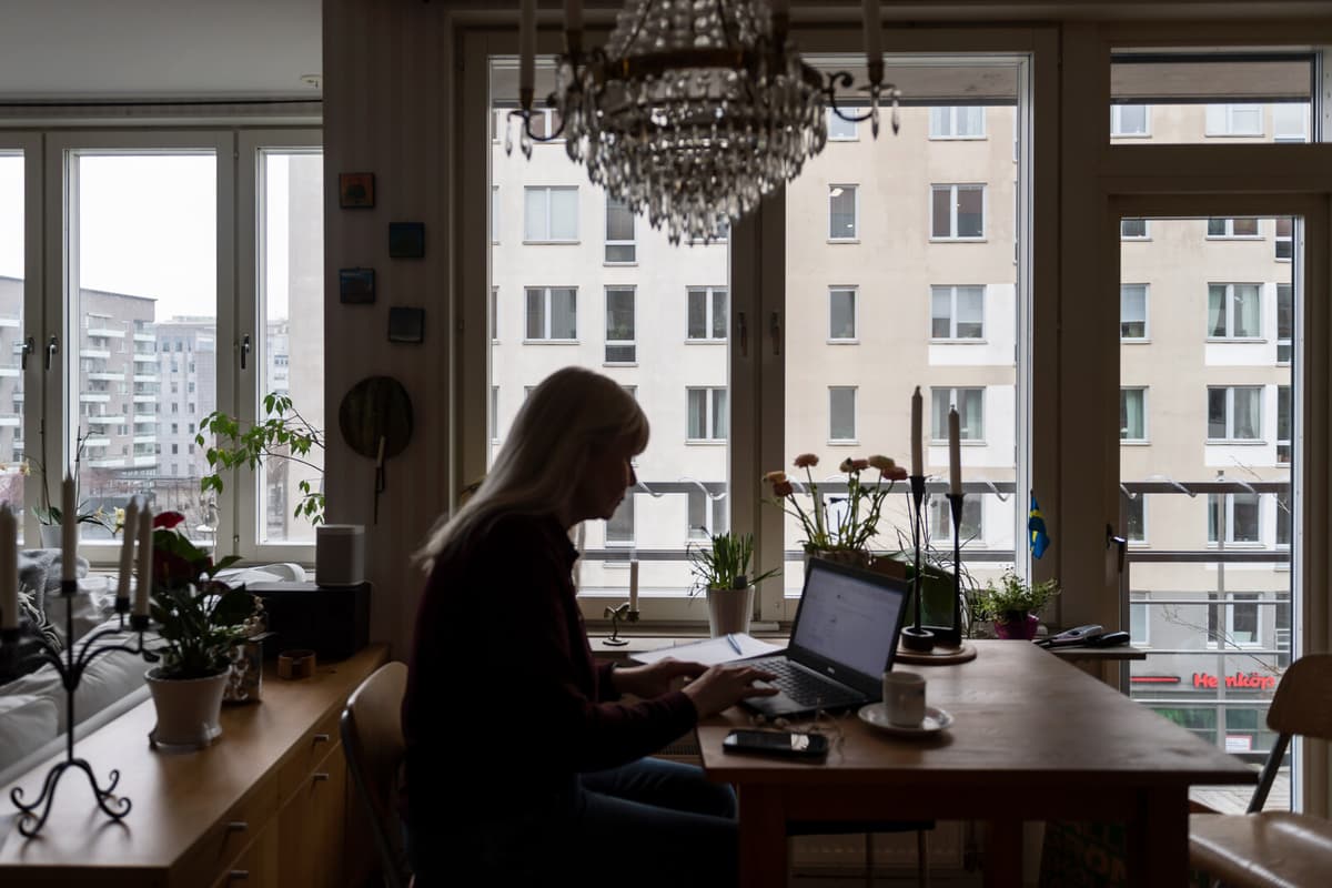 Study Reveals We Inhale Thousands of Microplastic Particles Daily