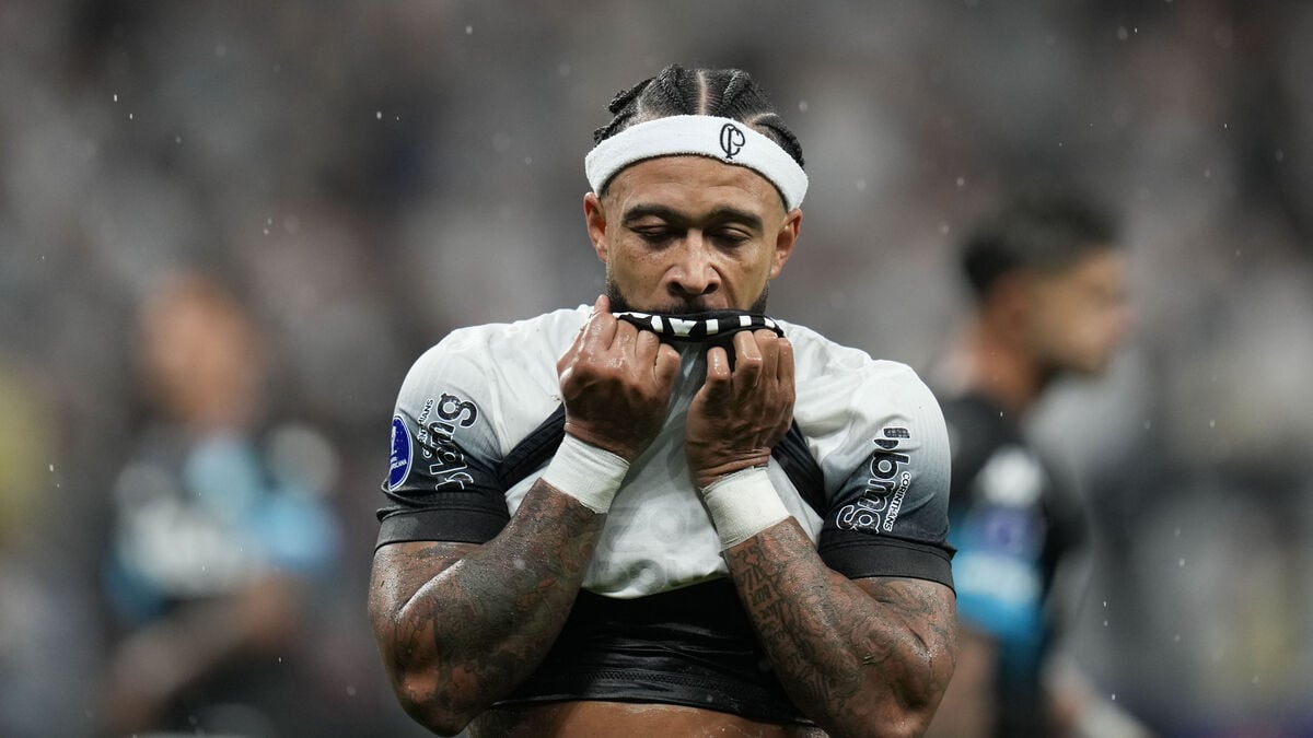 Memphis Depay rips Corinthians after club declines to extend contract