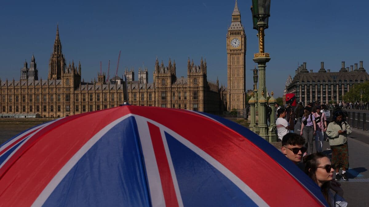 Bank of England holds interest rate at 3.75% amid split decision