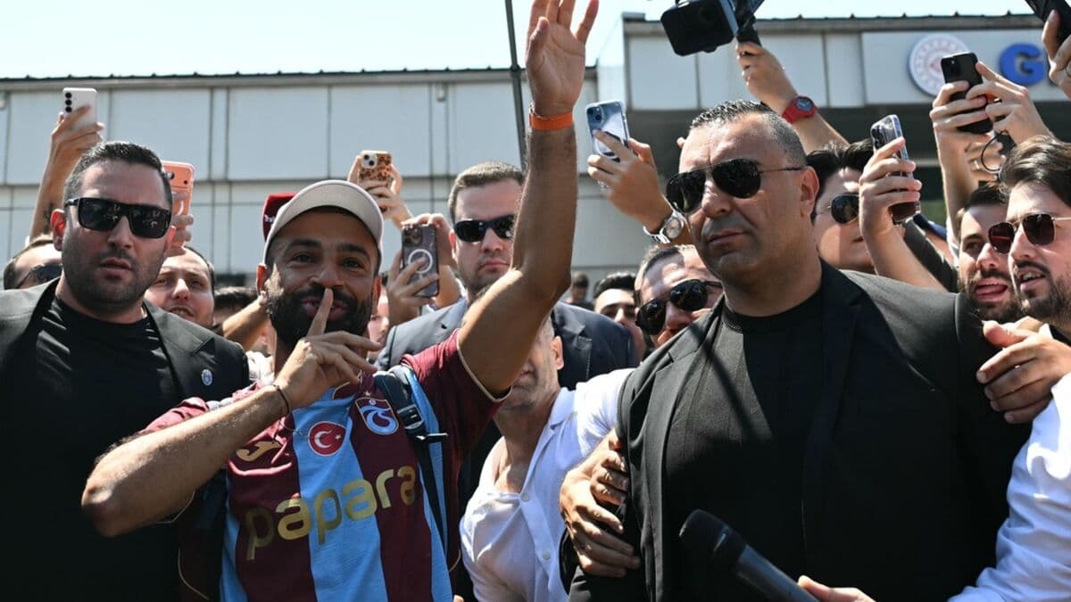 Salah lands in Turkey as Trabzonspor move sparks airport chaos
